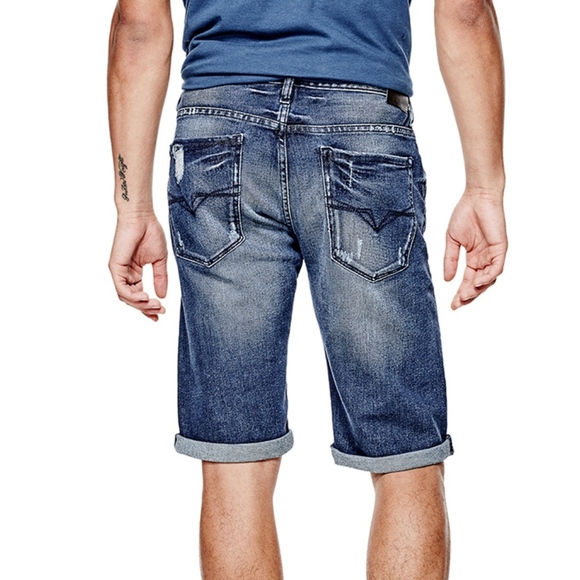 NWT GUESS Regular Fit Denim Shorts SZ 30 - Picture 1 of 2